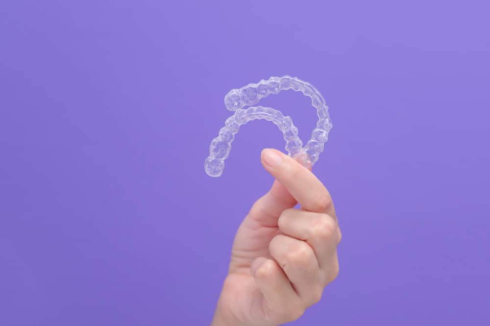 Tips for Patients Who Smoke with Invisalign